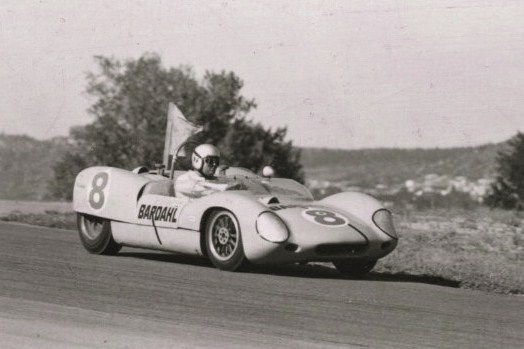 Dave MacDonald races the Cobra 